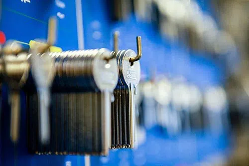 Locksmith Master Store Jamaica, NY 718-737-7750 - lock-smith